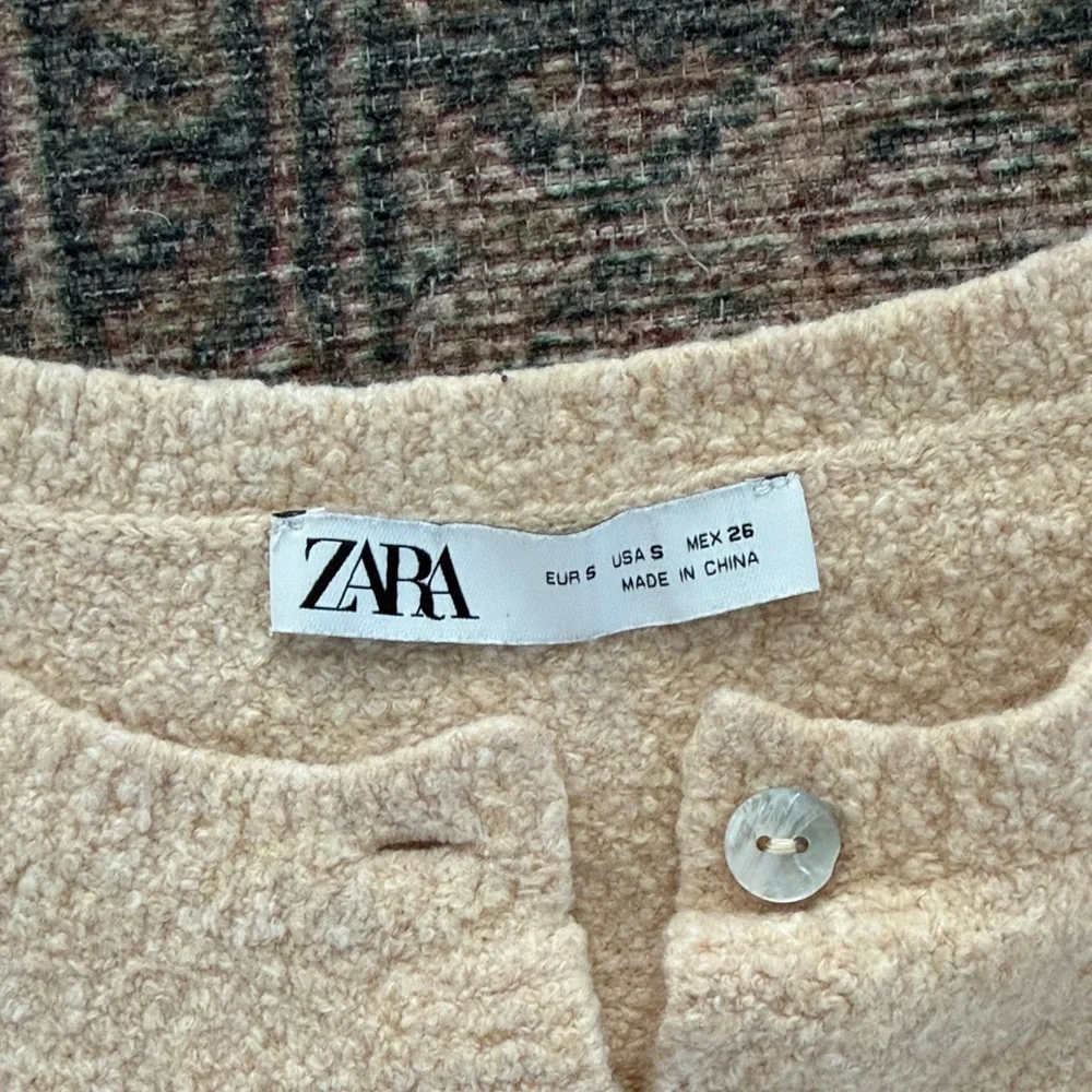 Zara Cropped Cardigan - Picture 2 of 3